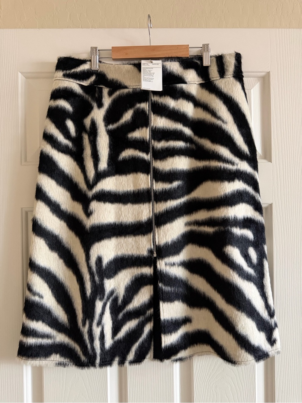 NWT Brand New H&M Zebra Print Faux Fur Zipper Skirt Size Large SOLD OUT